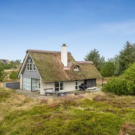 Andrine - 700m From The Sea By Interhome *